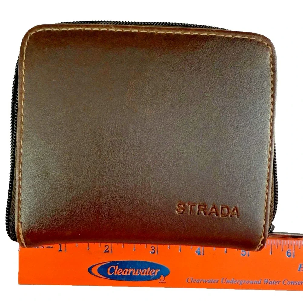 STRADA Brown Leather Wallet with Zip-Around Closure for Men or Women